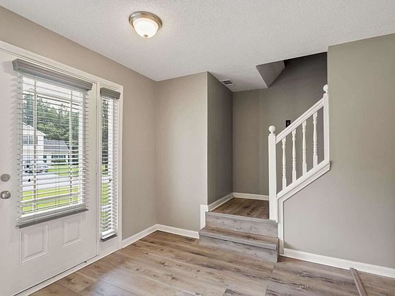 3rd image of 2270 Briar Knoll Rd