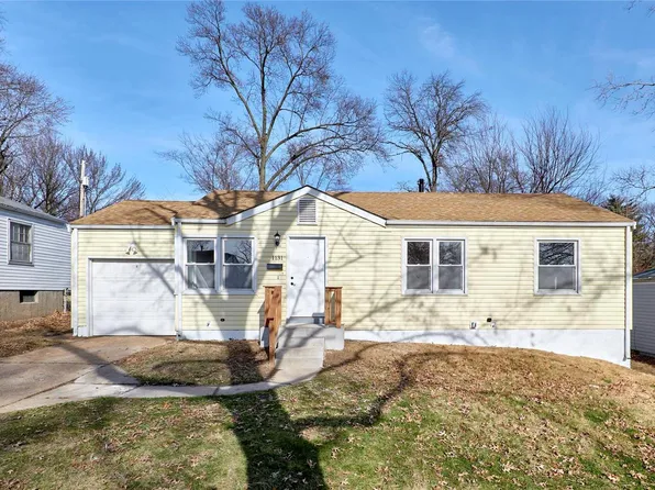 1131 Laire Dr, Saint Louis, MO 63137