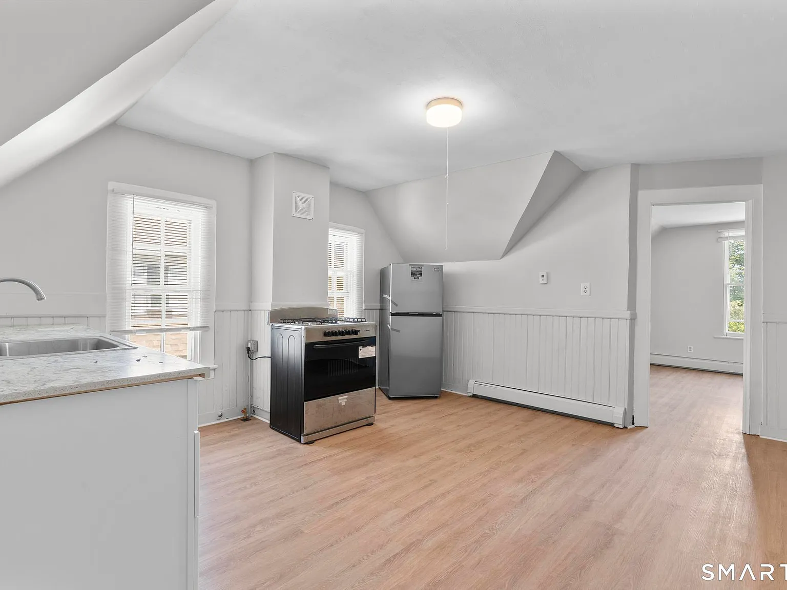 2 bed, 1.0 bath, 4294 sqft, $1,495 — Photo 3