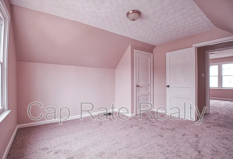 1143 Duxberry Ave — Photo 19