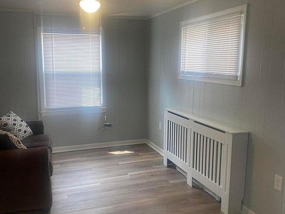 4th image of 612 Creek Dr