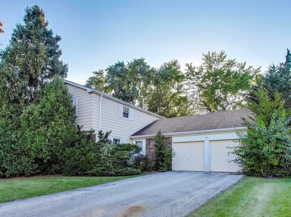 711 Woodhollow Ln, Buffalo Grove, IL 60089