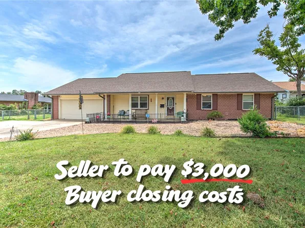 1104 W Pine St, Rogers, AR 72756