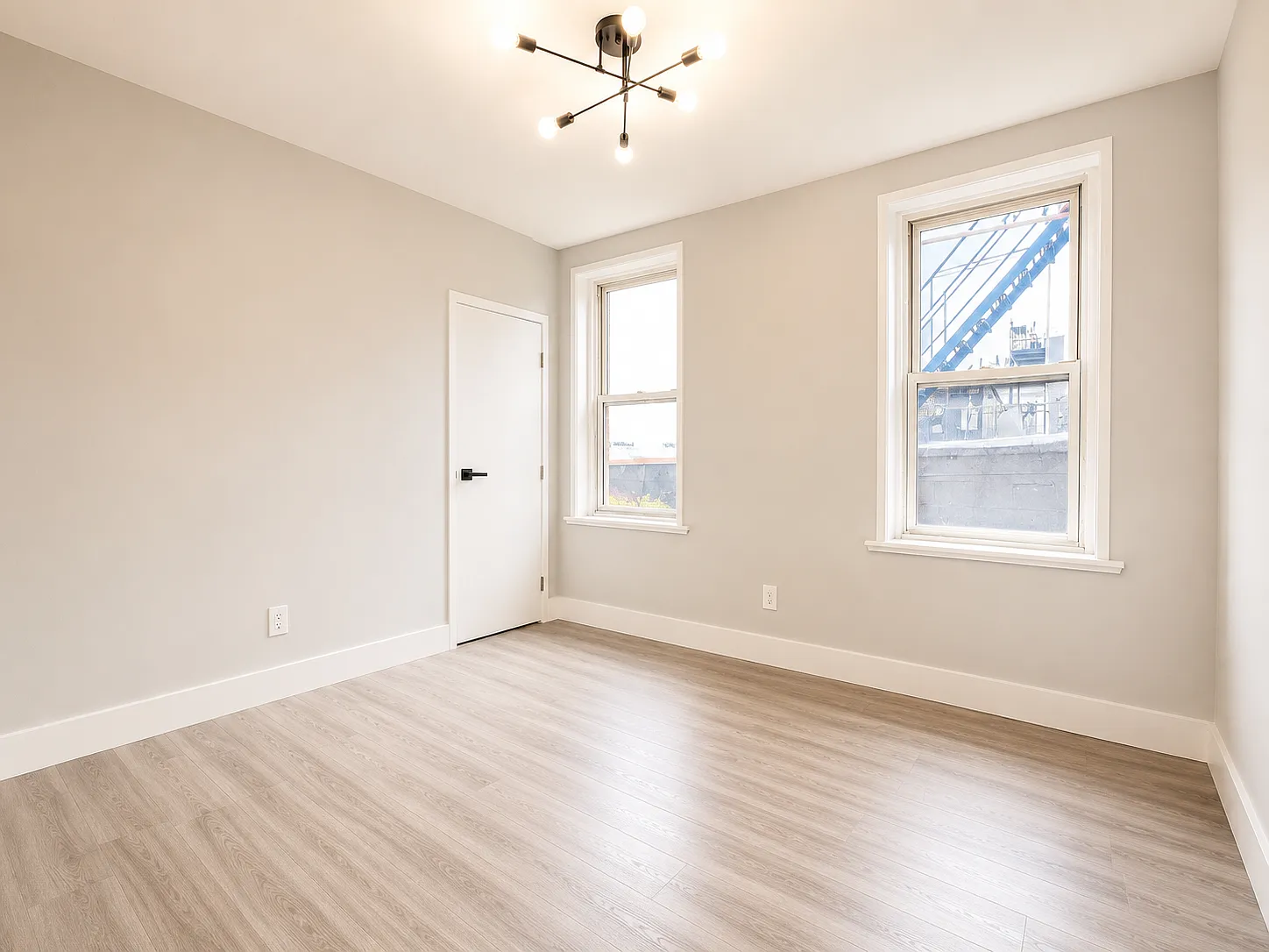 3 bed, 850 sqft, $2,050 — Photo 4