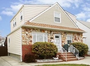 4936 167th St, Flushing, NY 11365