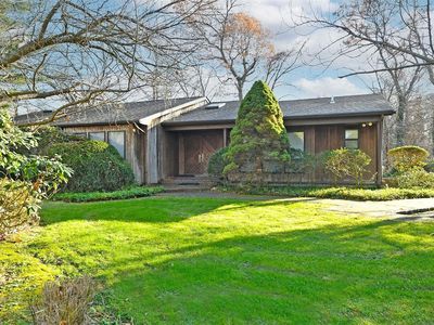 9 Micole Court, Dix Hills, NY, 11746