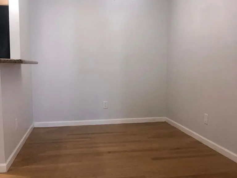 4410 N Longview Ave #223 — Photo 6