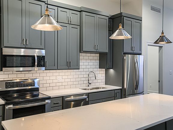 4th image of 144 N 14th St #203