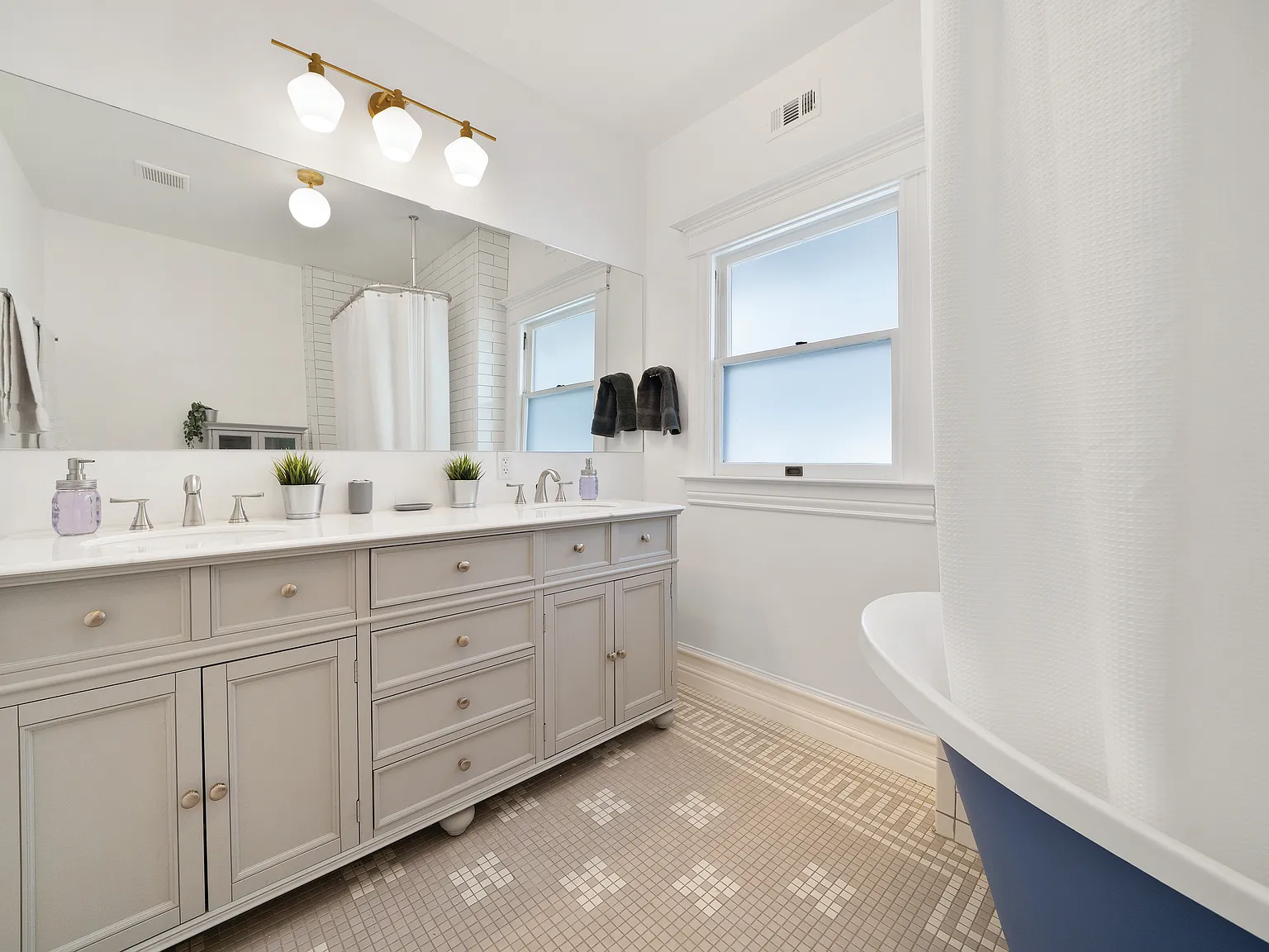 1 bed, 117 sqft, $1,100 — Photo 3
