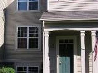 1058 Chadwick Dr, Grayslake, IL 60030