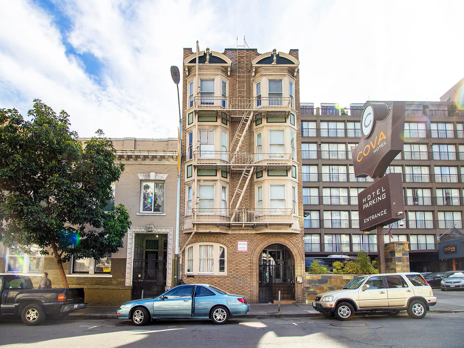 635 Ellis — Photo 2