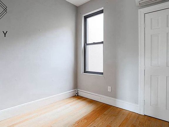 3rd image of 913 Saint Johns Pl #4B