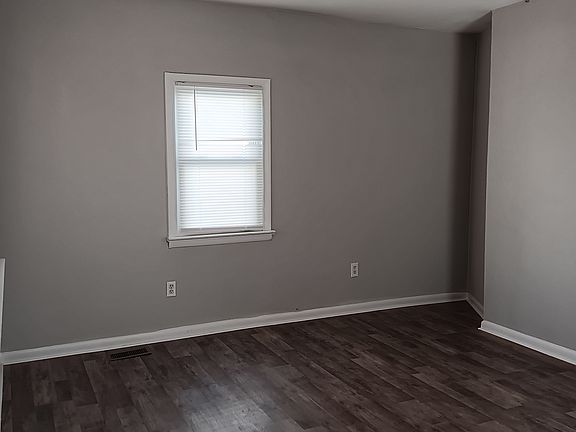 2nd image of 2803 Chicago Ave