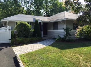 203 Addison Pl, Paramus, NJ 07652