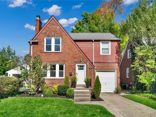 52 University Ct, Amherst, NY 14226