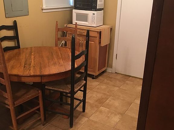 5th image of 107 College St
