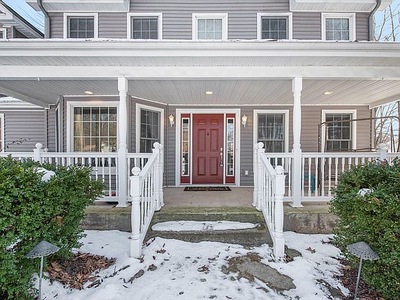 3rd image of 9526 Elwood Dr
