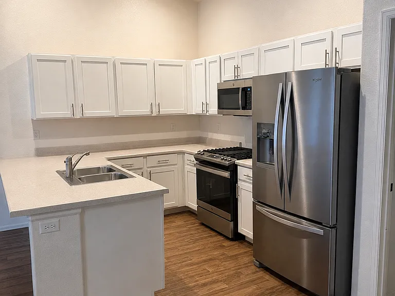 1643 Rise Dr — Photo 3