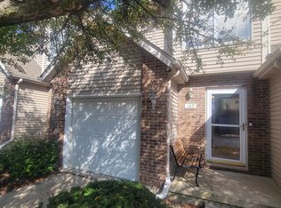 468 S Peace Rd, Sycamore, IL 60178