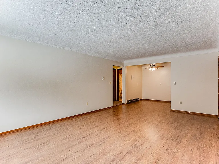 Mark Court Apartments — Photo 26