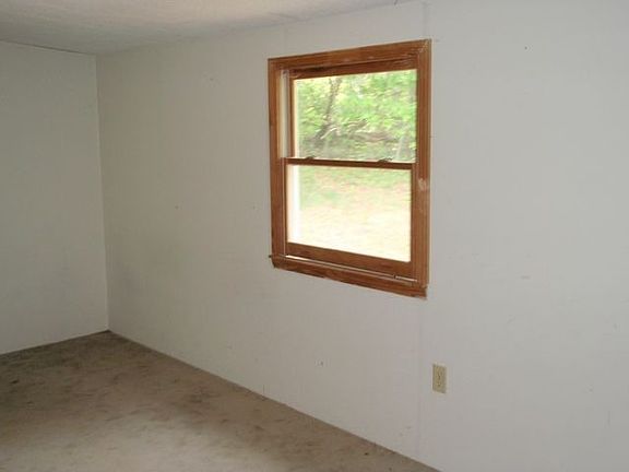 2nd image of 106 Deer Haven Dr