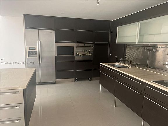 5th image of 6000 Collins Ave APT 319