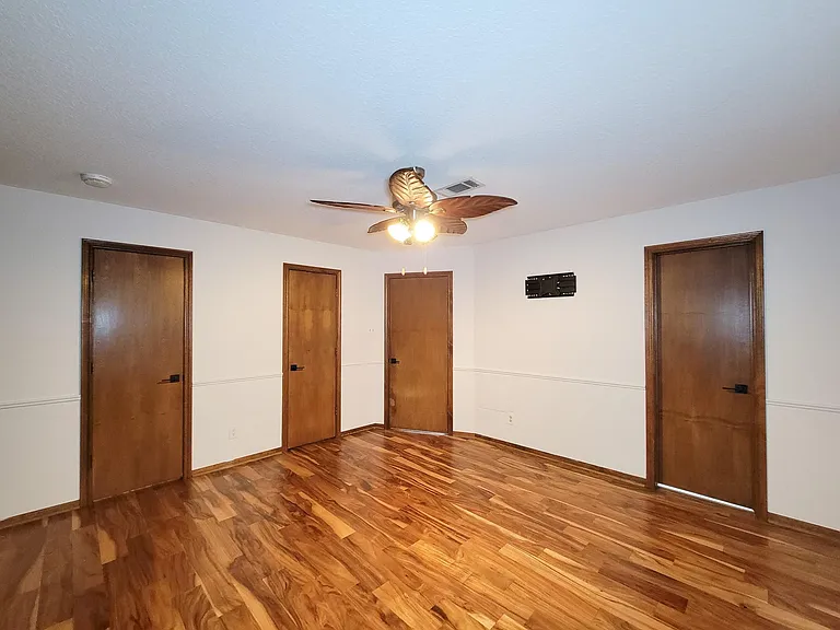10282 Valley Dr S — Photo 27