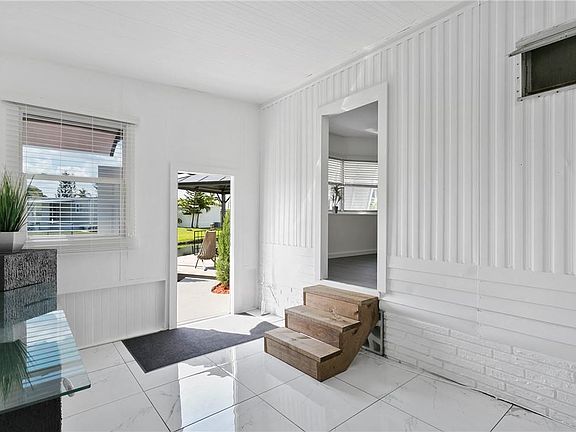 4th image of 2250 SW 85th Avenue