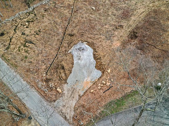 2nd image of 184 Gould Rd