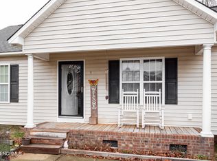 9 N Carolina Ave, Benson, NC 27504