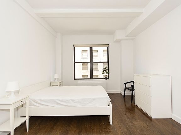 4th image of 212 W 91st St APT 429