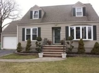 1320 Amberg St, Union, NJ 07083