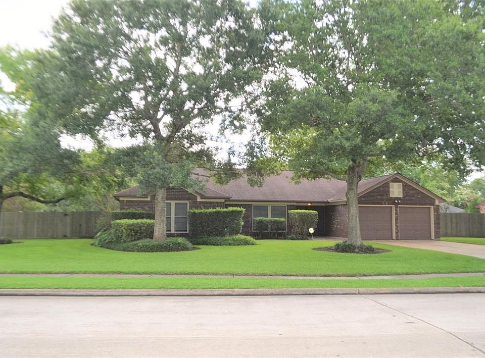 1st image of 402 Desert Willow Dr