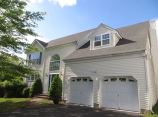 38 Bluebird Way, Raritan, NJ 08869