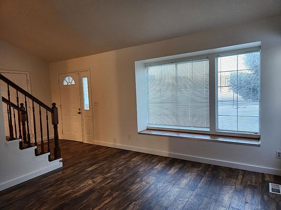 3rd image of 1145 W Mustang Cir