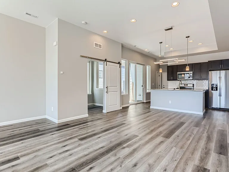 5315 E 63rd Pl — Photo 5