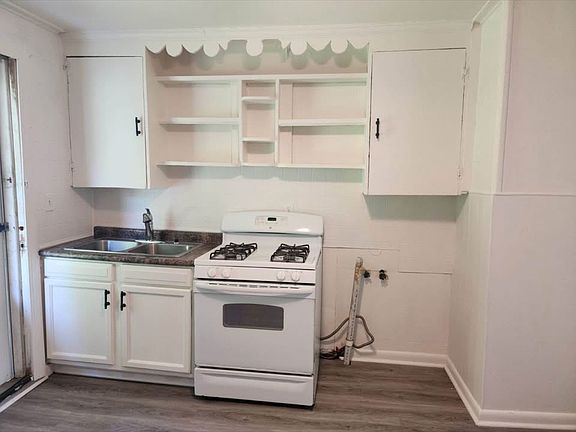 2nd image of 363 Carver Cir