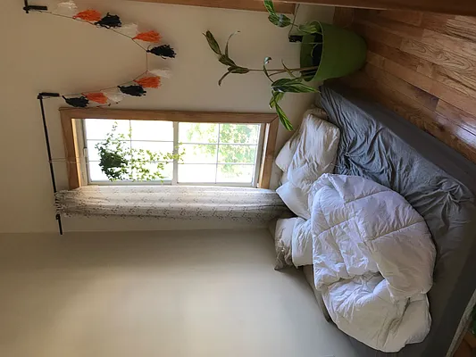 Rented by Nooklyn NYC LLC | media 10