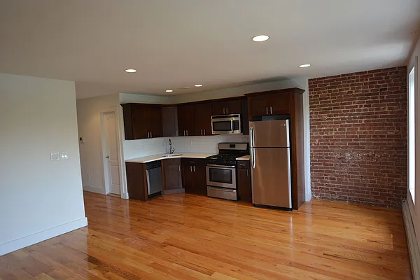 Rented by Makover Group Inc | media 5