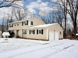 16 Hastings Rd, Monsey, NY 10952