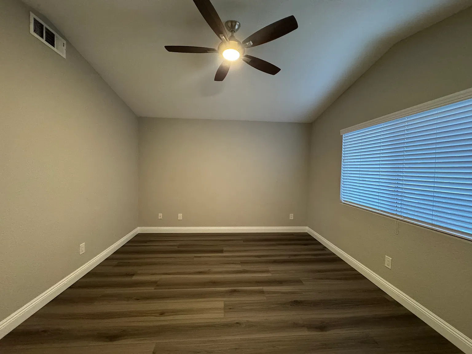 43570 Corte Logrono — Photo 4