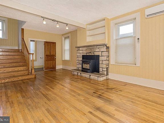 5th image of 13023 Williamsport Pike #13023