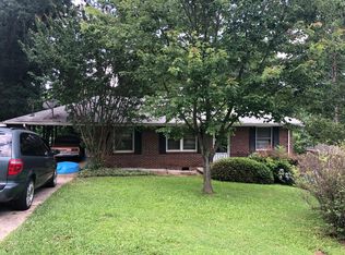 768 Pine Valley Dr, Forest Park, GA 30297