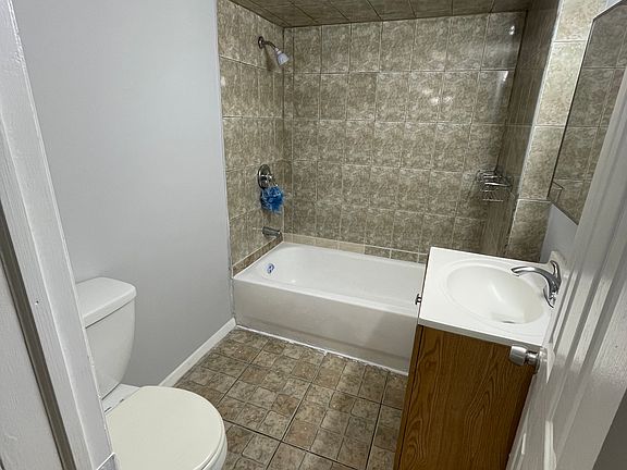 3rd image of 51 Chester Ave Floor 1