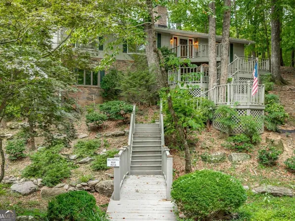 2211 Rocky Face Cir, Dalton, GA 30720