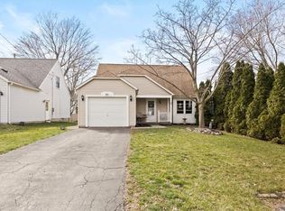 85 Laurelhurst Rd, Rochester, NY 14626