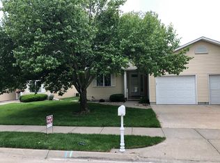 833 Towne Square Dr, Fremont, NE 68025