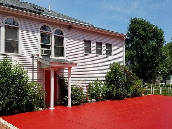 2nd image of 60 Braeburn Cir