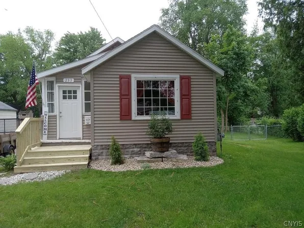 233 Shaver Ave, North Syracuse, NY 13212