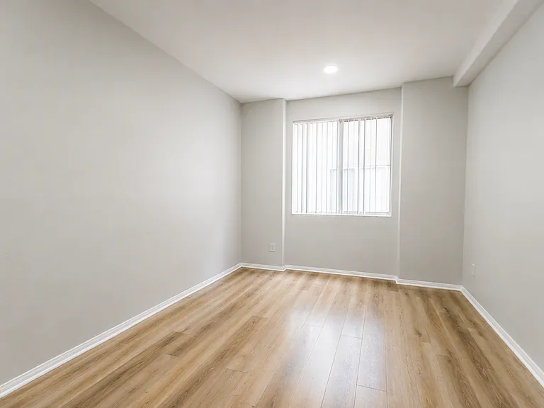 14900 Moorpark Street — Photo 62